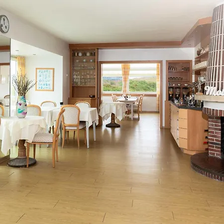 فندق Haus Koebesine 3 *